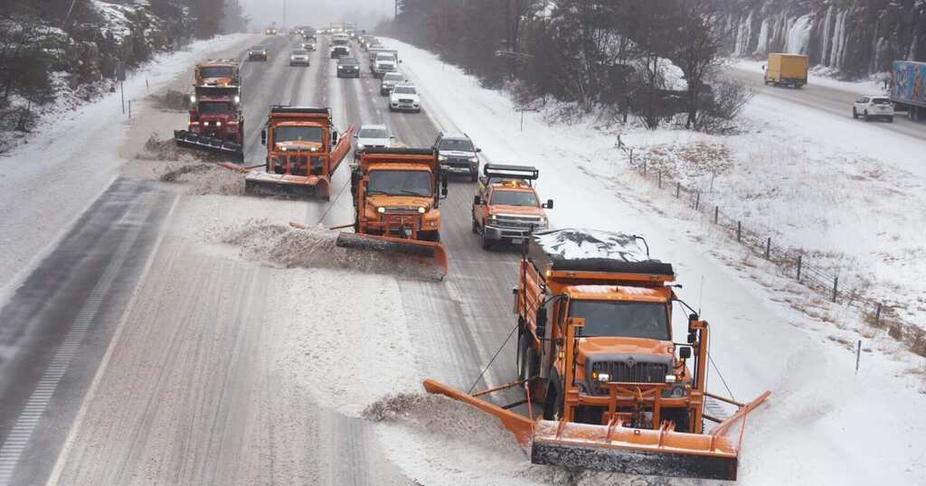 Snowstorm wrecks Bolivian highway leaving dozens of vehicles stranded