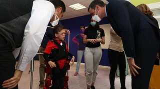 Exoskeleton helps 12-year-old child with cerebral palsy to stand, walk, play in Spain