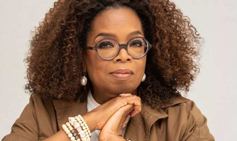Oprah Winfrey makes donations and helps residents amid 'overwhelming' Hawaii wildfires