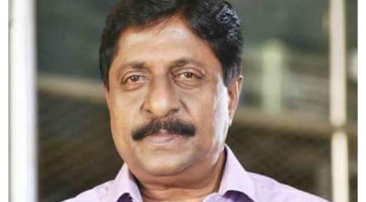 Malayalam actor Sreenivasan on ventilator support after bypass surgery Malayalam actor Sreenivasan on ventilator support after bypass surgery