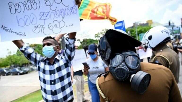 Sri Lanka slaps travel ban on former central bank chief Sri Lanka slaps travel ban on former central bank chief