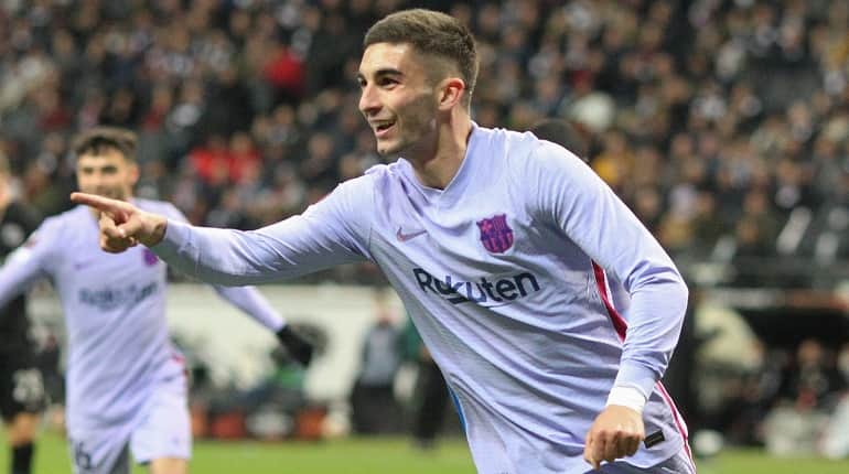 Europa League: Frankfurt hold Barcelona 1-1, 10-man West Ham draws with Lyon Europa League: Frankfurt hold Barcelona 1-1, 10-man West Ham draws with Lyon