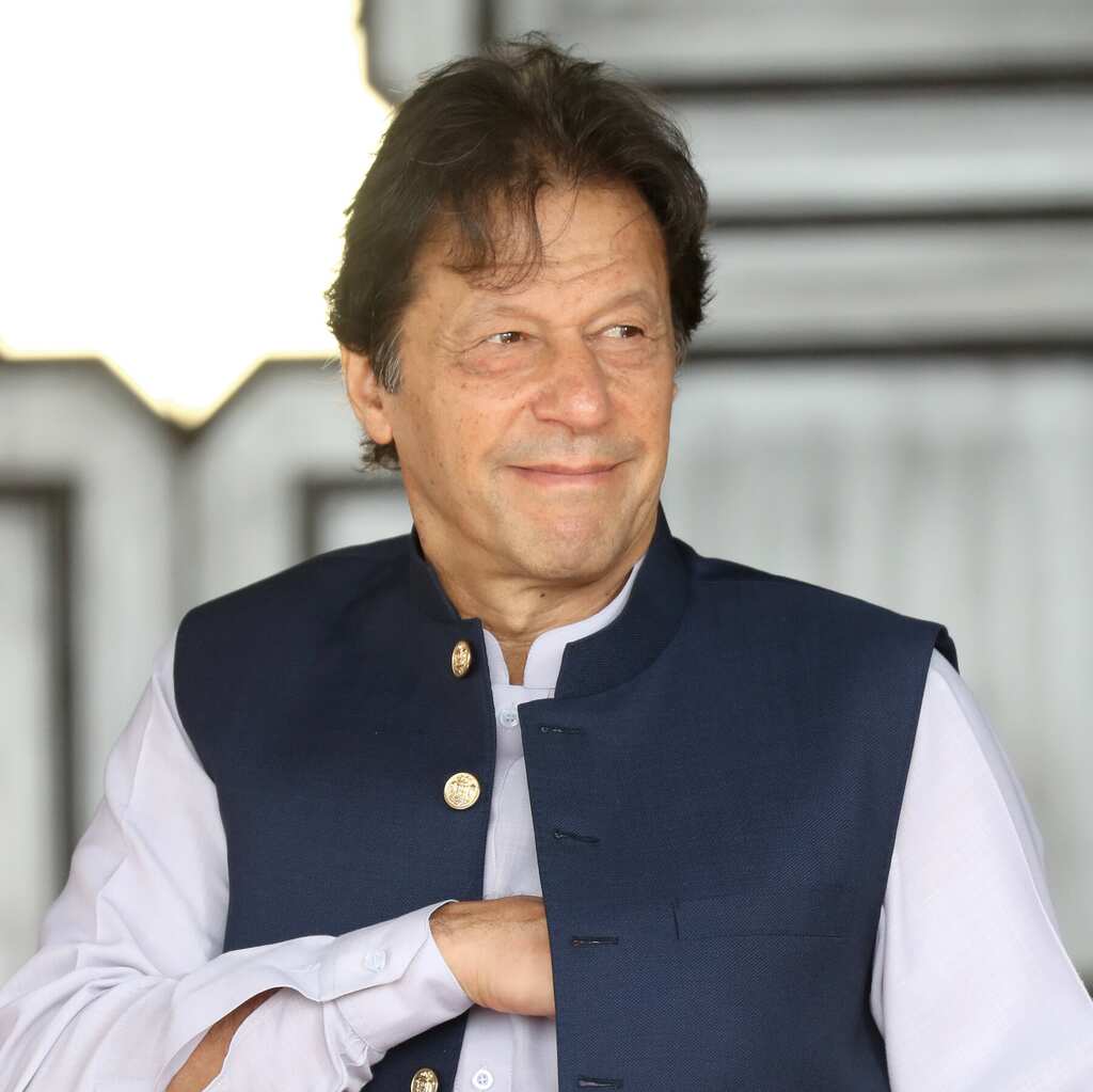 Imran Khan calls emergency cabinet meeting tonight amid the ongoing political crisis