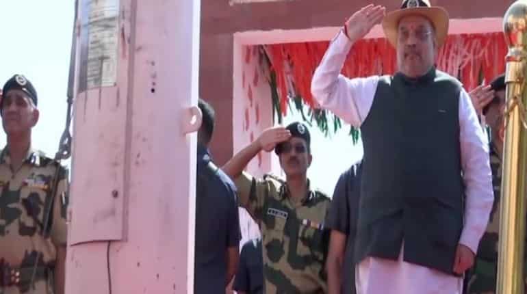 Union Home Minister Amit Shah inaugurates Indo-Pak border viewing point in Gujarat Union Home Minister Amit Shah inaugurates Indo-Pak border viewing point in Gujarat