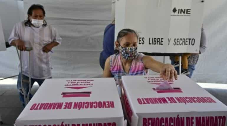Mexico President survives recall vote marked by low turnout, doesn't have to step down Mexico President survives recall vote marked by low turnout, doesn't have to step down