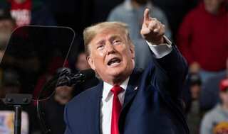 Trump finds pineapples, tomatoes and bananas 'very dangerous'