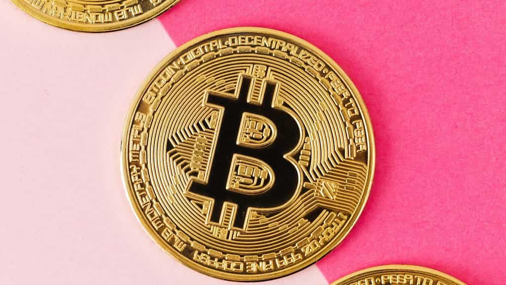 Bitcoin falls 5.3 percent to $39,881, Crypto below $40,000 first time in a month