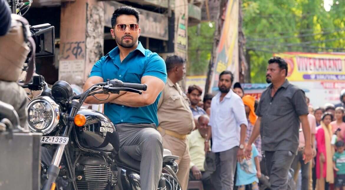 Varun Dhawan's first look from his upcoming film 'Bawaal' unveiled Varun Dhawan's first look from his upcoming film 'Bawaal' unveiled
