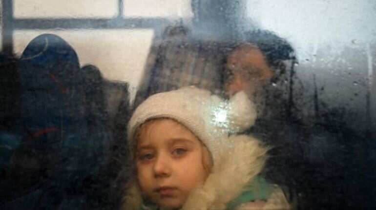 Ukraine war: More than 4.9 million Ukrainians flee war, says UN