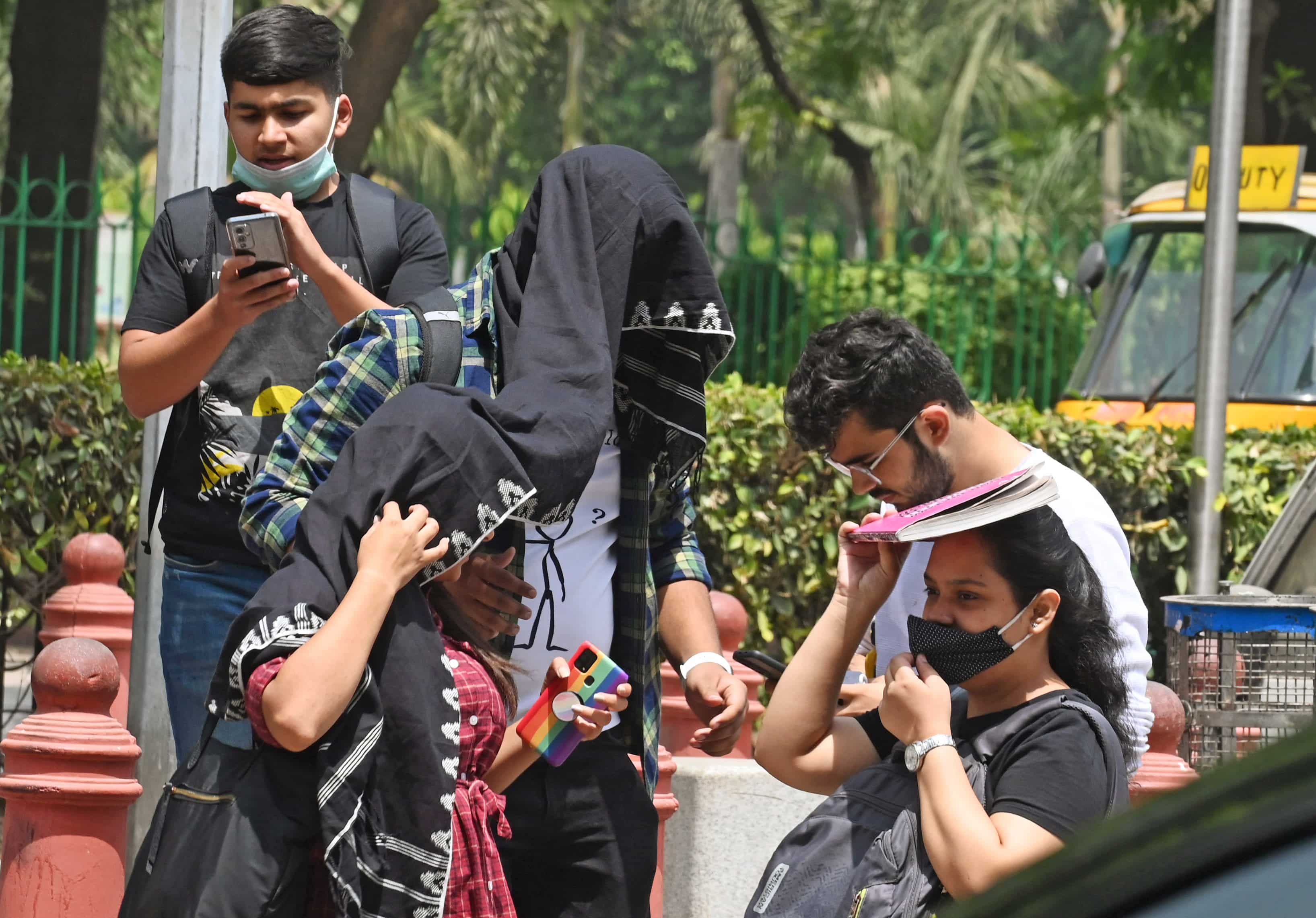 Covid fourth wave? Delhi makes wearing masks compulsory again