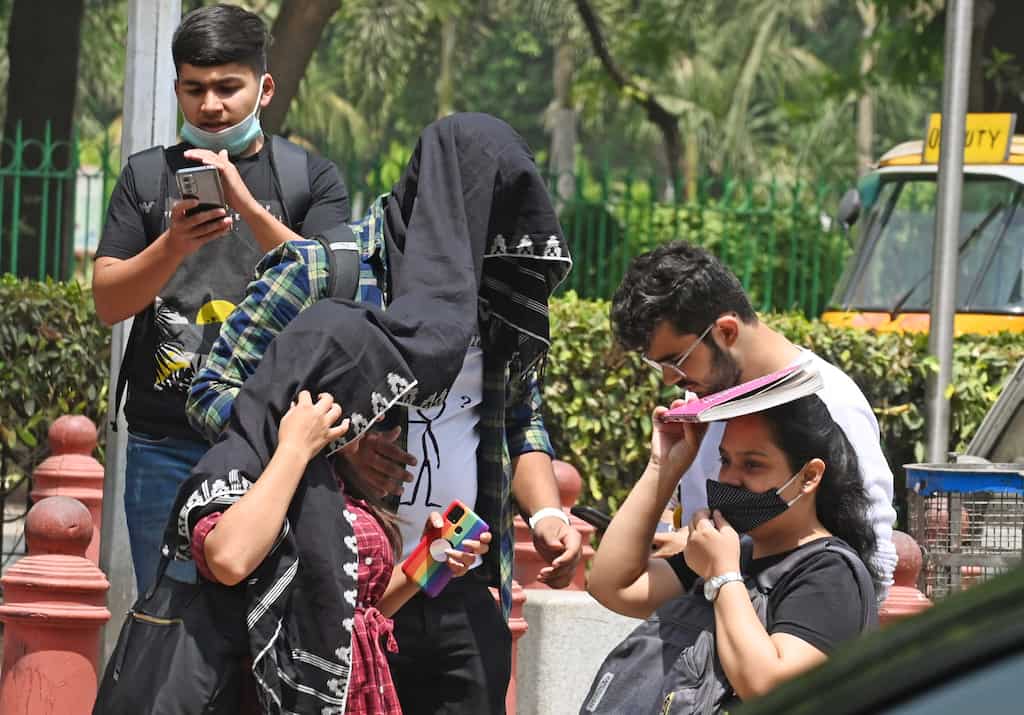Covid fourth wave? Delhi makes wearing masks compulsory again