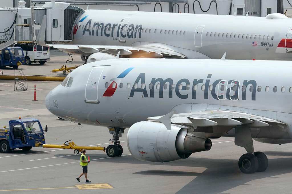 United States airline bookings roar back