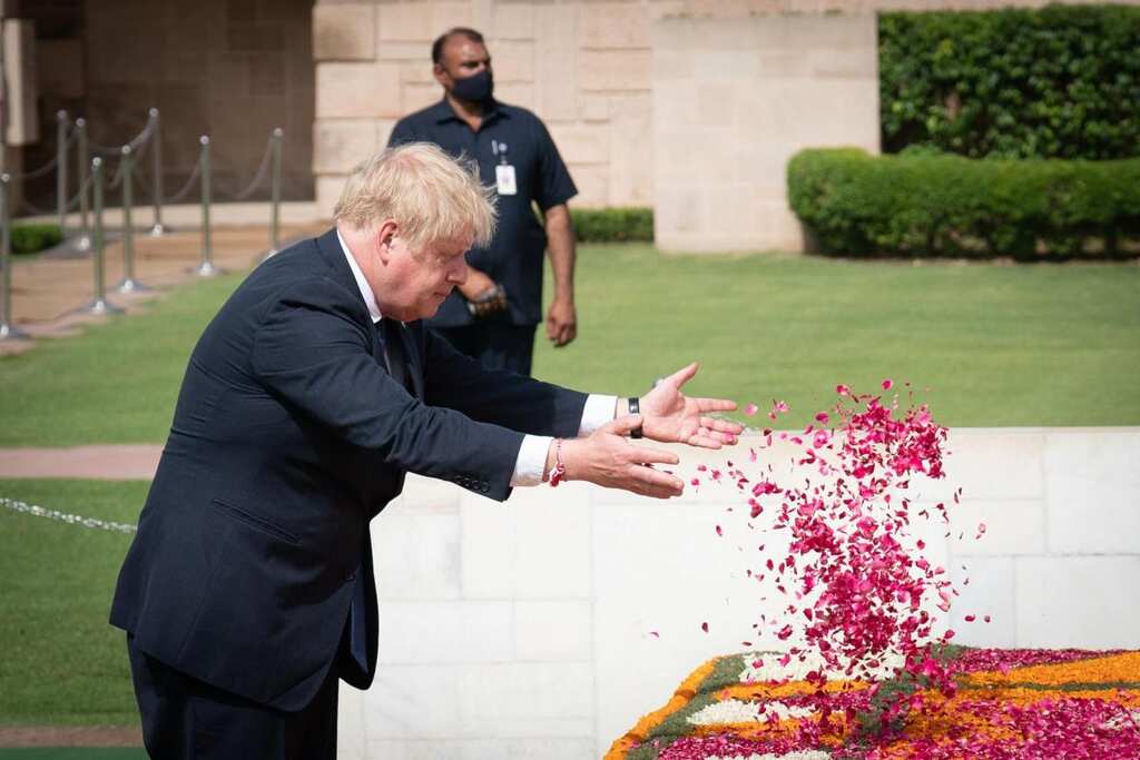 India: UK PM Boris Johnson at Rajghat, visits Gandhi memorial