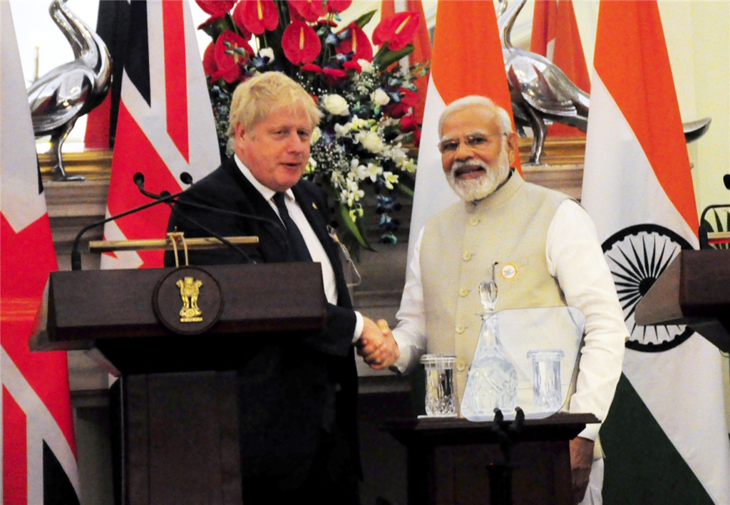 UK to offer India know-how in building fighter jets