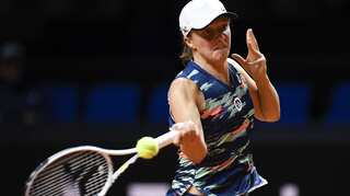 World no.1 Iga Swiatek beats Emma Raducanu to extend winning run in Stuttgart Open