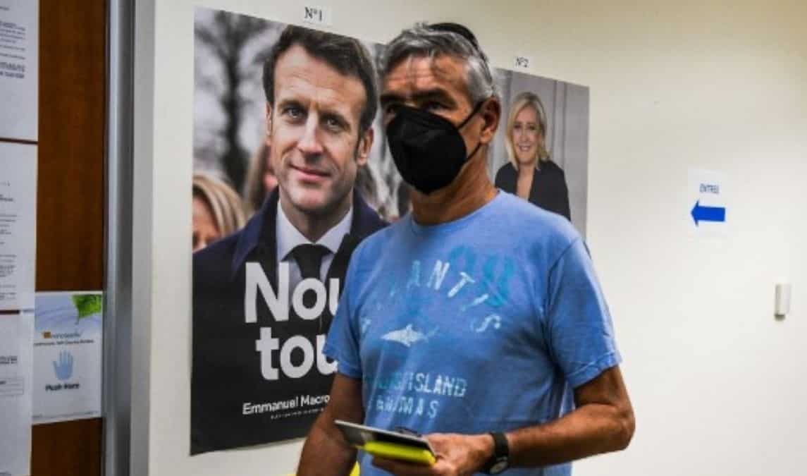 Polling starts in France