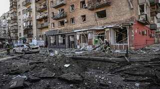 Russia announces ceasefire around Mariupol's steel plant, Ukraine refutes humanitarian corridor claims