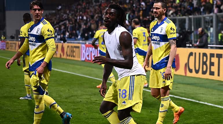 Moise Kean's late winner helps Juventus grab comeback win at Sassuolo to stay alive in race for top 4