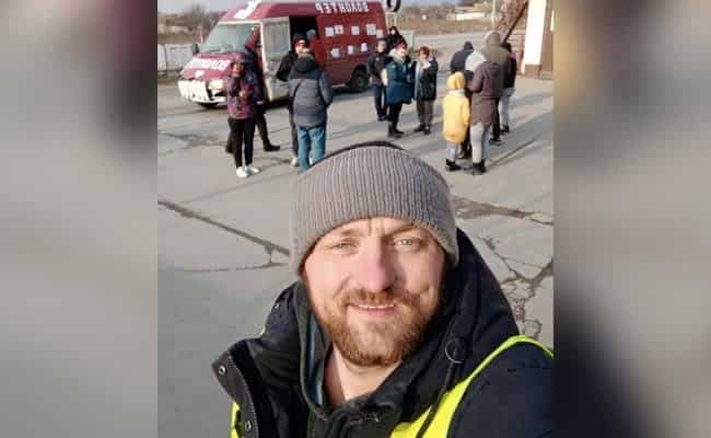 Mykhailo Puryshev made 6 trips to evacuate 200 people from Mariupol