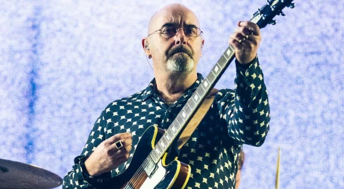 Oasis guitarist Paul Arthurs diagnosed with tonsil cancer; informs fans Oasis guitarist Paul Arthurs diagnosed with tonsil cancer; informs fans