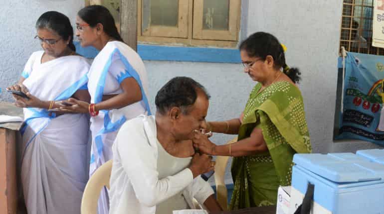 COVID-19: India records more than 3,000 new cases and 39 deaths COVID-19: India records more than 3,000 new cases and 39 deaths