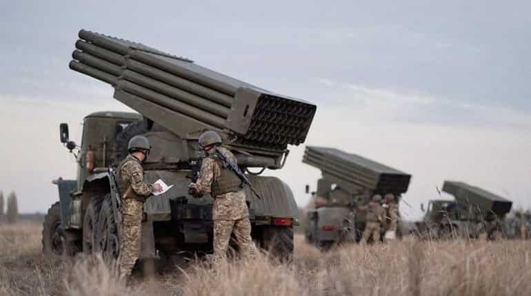 Germany votes overwhelmingly in favour of supplying heavy weapons to Ukraine amid ongoing conflict