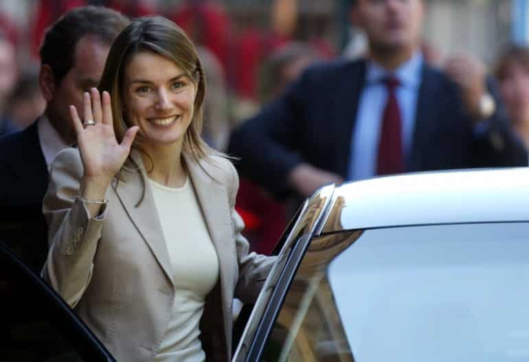 Queen of Spain presents grenades to Ukraine, sends sausages with victory letter Queen of Spain presents grenades to Ukraine, sends sausages with victory letter