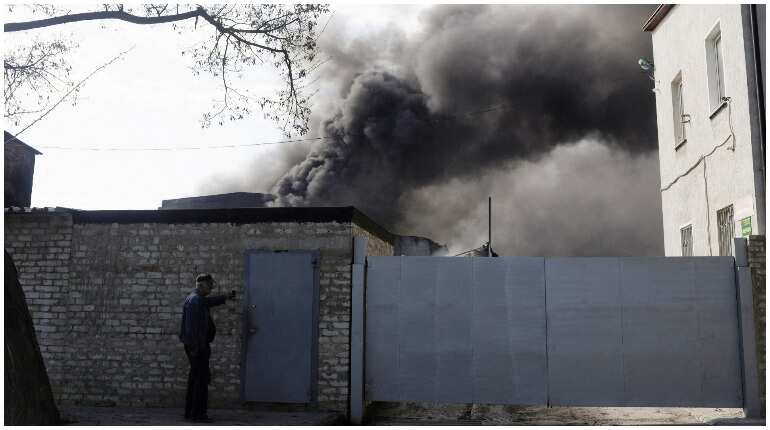 Ukraine conflict: 20 civillians leave besieged steel factory in Mariupol