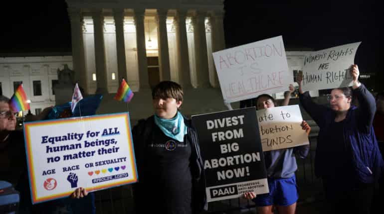 Leaked draft shows US Supreme Court set to strike down abortion rights: Politico Leaked draft shows US Supreme Court set to strike down abortion rights: Politico