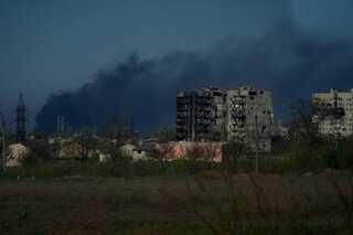 Russia attacks Azovstal steel plant with artillery and planes