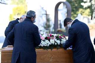 'Dead' woman knocks on her coffin, shocks mourners