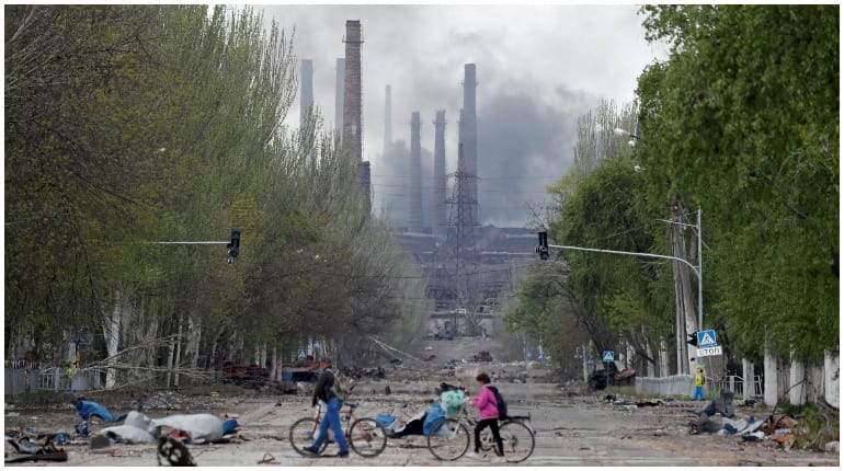 Russian troops fight for control of last Ukrainian stronghold in Mariupol