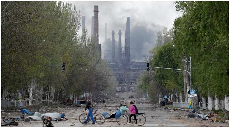 Russian troops fight for control of last Ukrainian stronghold in Mariupol