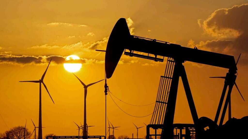 Russia-Ukraine conflict: EU Commission proposes a ban on Russian oil imports