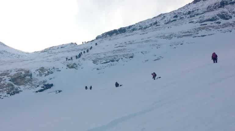 52-year-old Indian mountaineer dies on Mount Kanchenjunga in Nepal 52-year-old Indian mountaineer dies on Mount Kanchenjunga in Nepal
