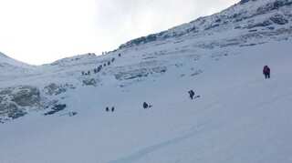 52-year-old Indian mountaineer dies on Mount Kanchenjunga in Nepal  