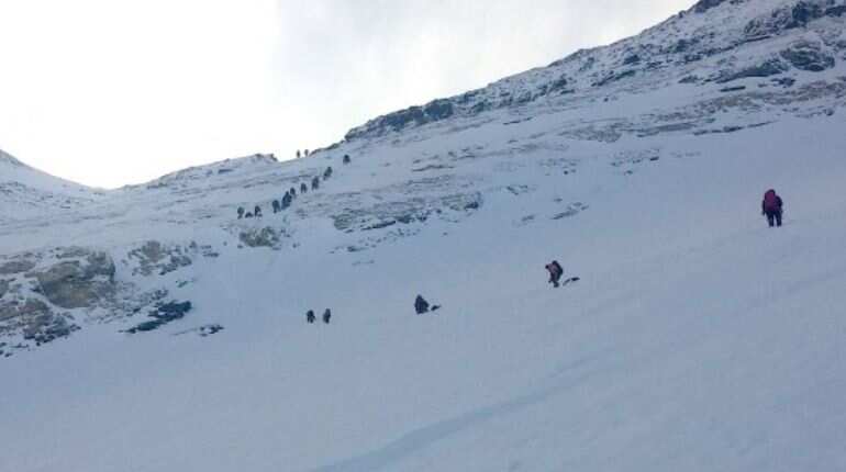52-year-old Indian mountaineer dies on Mount Kanchenjunga in Nepal  