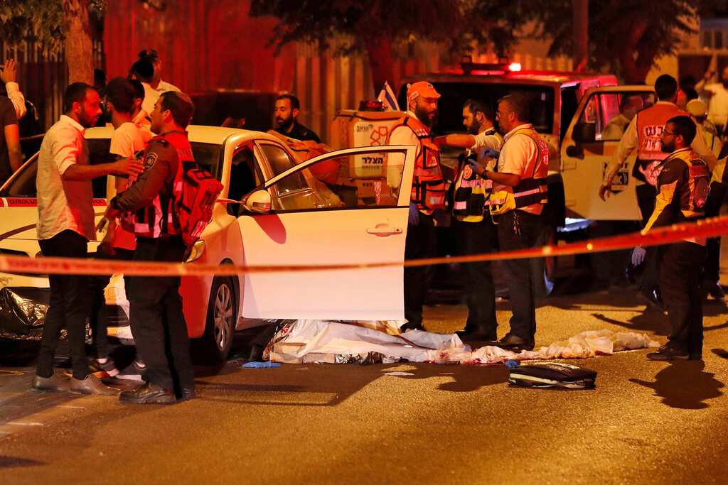 Attack in Israeli town: Police suspect Palestinian attackers