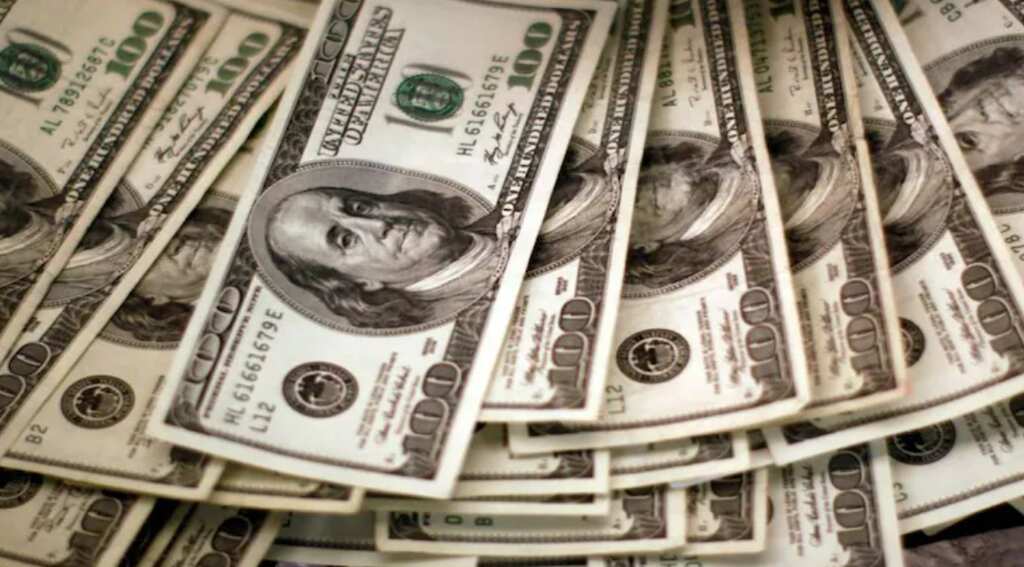 Indian economy: India forex reserves dip below $600 bn, Rupee hit an-all time low