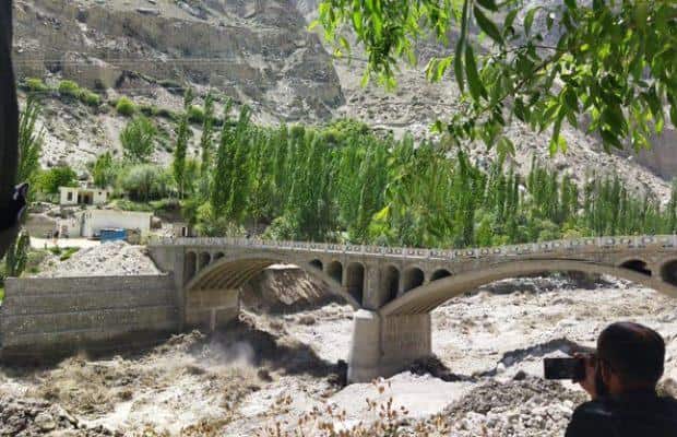 Pakistan: Bridge in Northern Pakistan collapses after glacial lake outburst