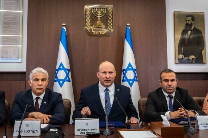 Israel's parliament reopens, opposition mulls no-confidence motion