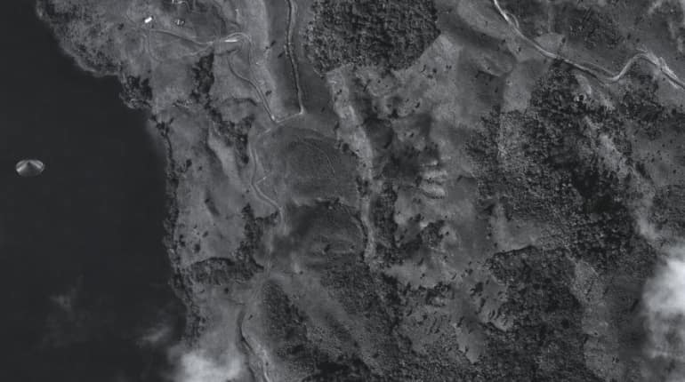 Netizens claim this 50-year-old picture is showing an unidentified flying object
