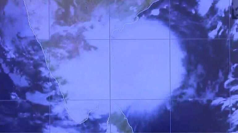 Cyclone Asani nears Andhra Pradesh, Odisha coast; ports shut, flights cancelled Cyclone Asani nears Andhra Pradesh, Odisha coast; ports shut, flights cancelled