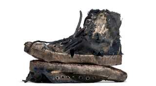 Balenciaga introduces fully destroyed sneakers, the Internet cannot digest its price