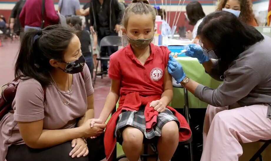 US: Parents rally for vaccine for young children
