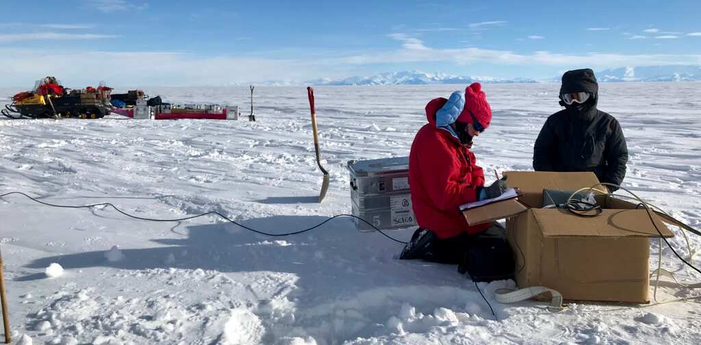 Antarctica: Scientists find ocean-floor like sediments under ice stream