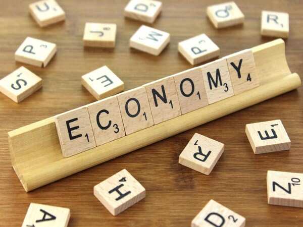 Recession risk mounts for UK economy