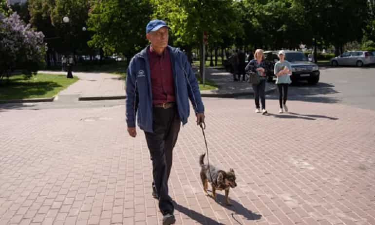 The Ukrainian man who walked 225km to safety from Mariupol to Zaporizhzhia