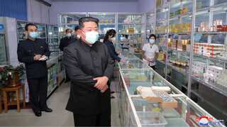 Kim Jong Un orders North Korea's military to 'stabilise' medicine supply as COVID-19 outbreak surges