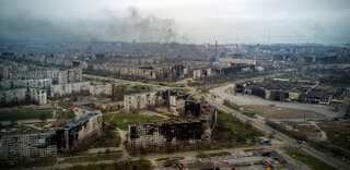 More than 260 Ukrainian soldiers evacuated from Mariupol steel plant